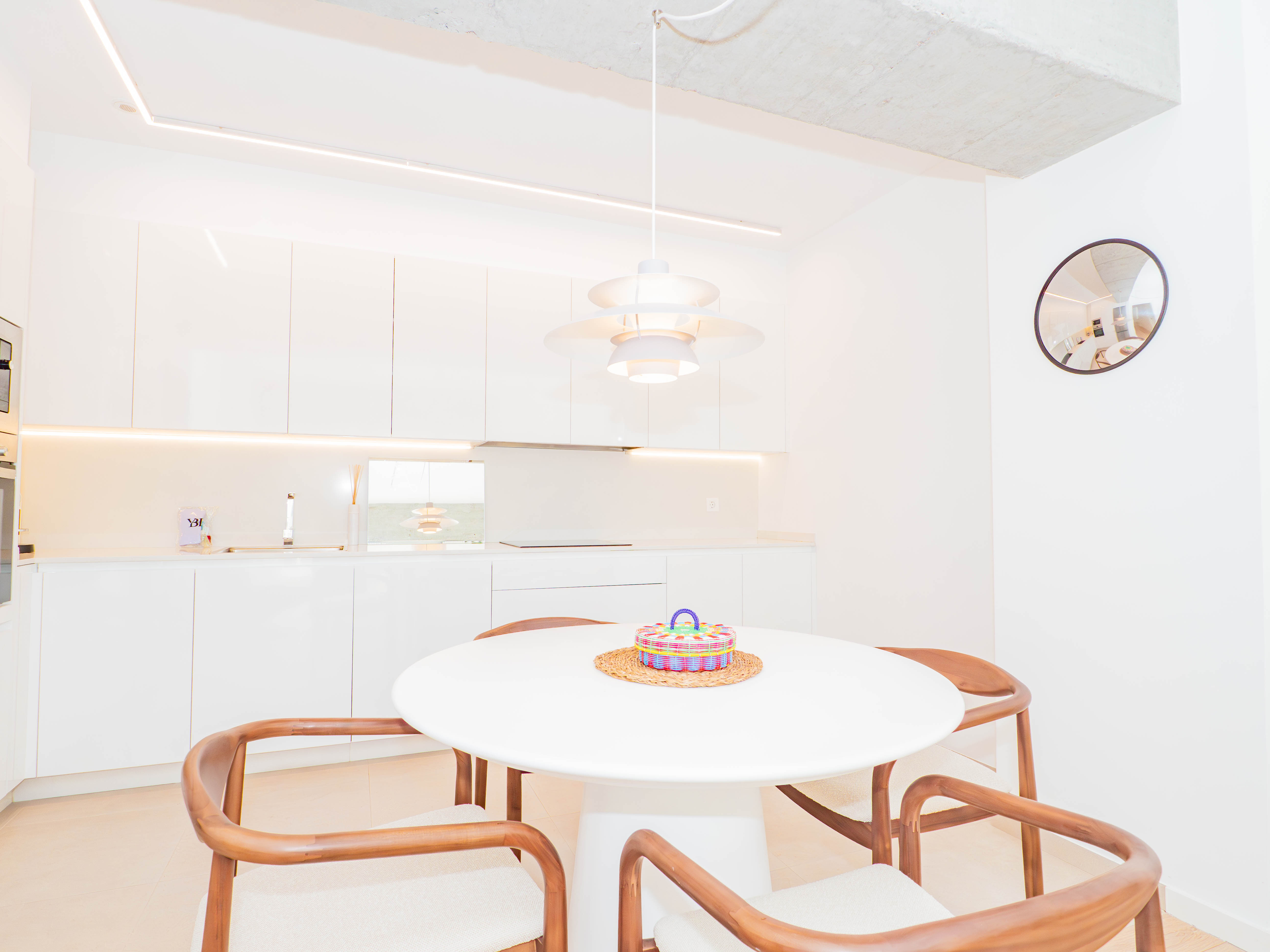 Pi y Margall Suite by YBH