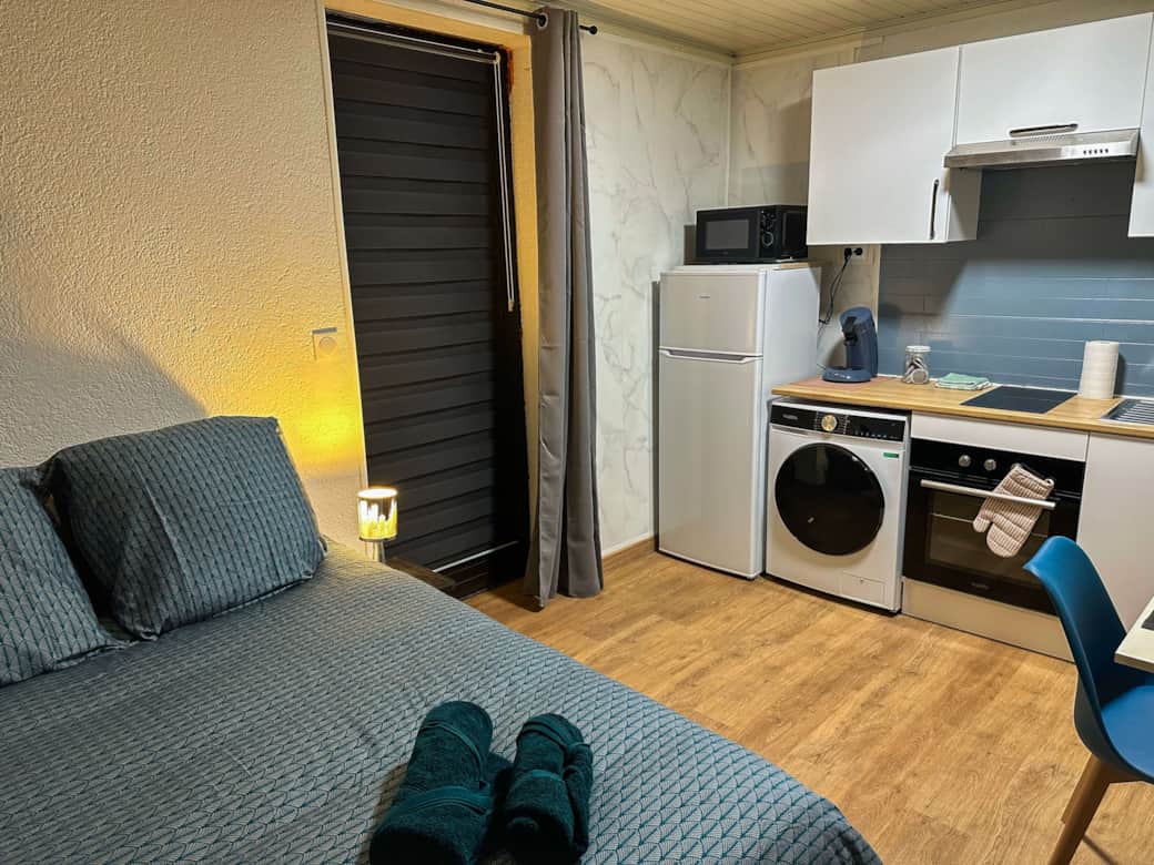 STUDIO 0005 IMG 6105