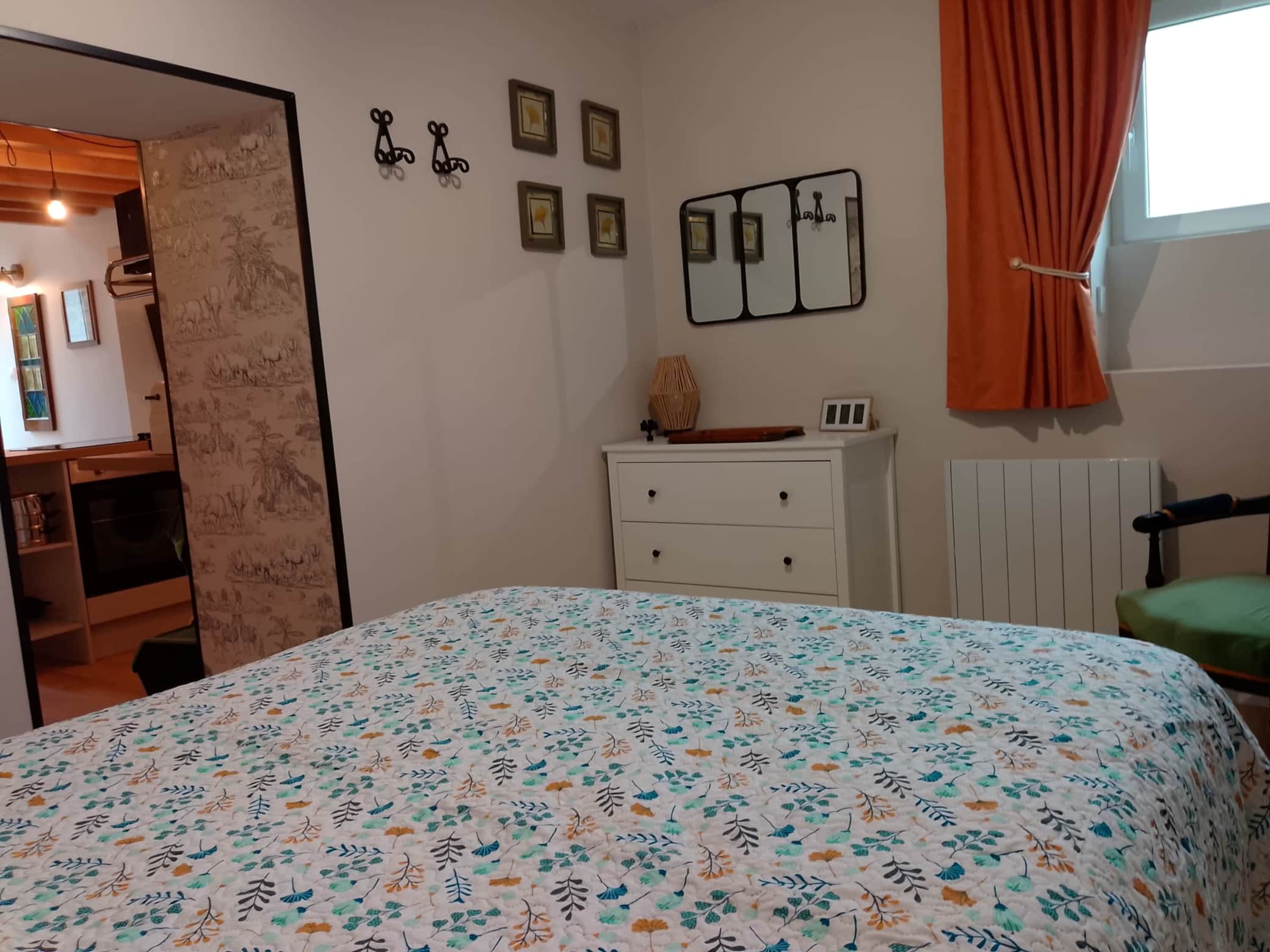 https://l.icdbcdn.com/oh/8d256e6c-220c-4d3b-9184-799f04e93e62.jpg?w=2080-10