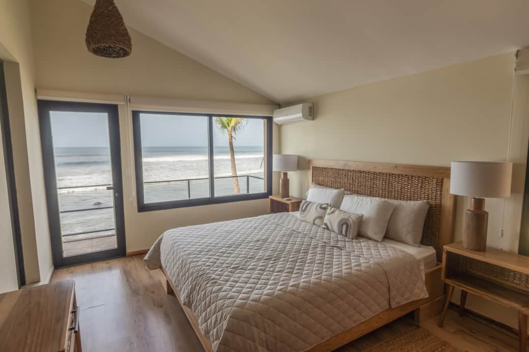 Master bedroom ocean side Master bedroom ocean side