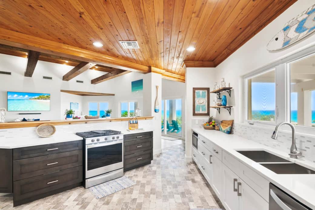 Bright, airy kitchen blending style and functionality Bright, airy kitchen blending style and functionality