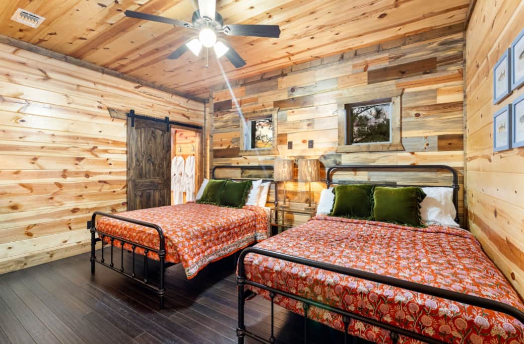 F79017AD 18BC 4B1C 9A54 1EC2F66417C8 F79017AD 18BC 4B1C 9A54 1EC2F66417C8