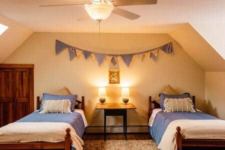 2nd floor (2 Twin beds) 2nd floor (2 Twin beds)