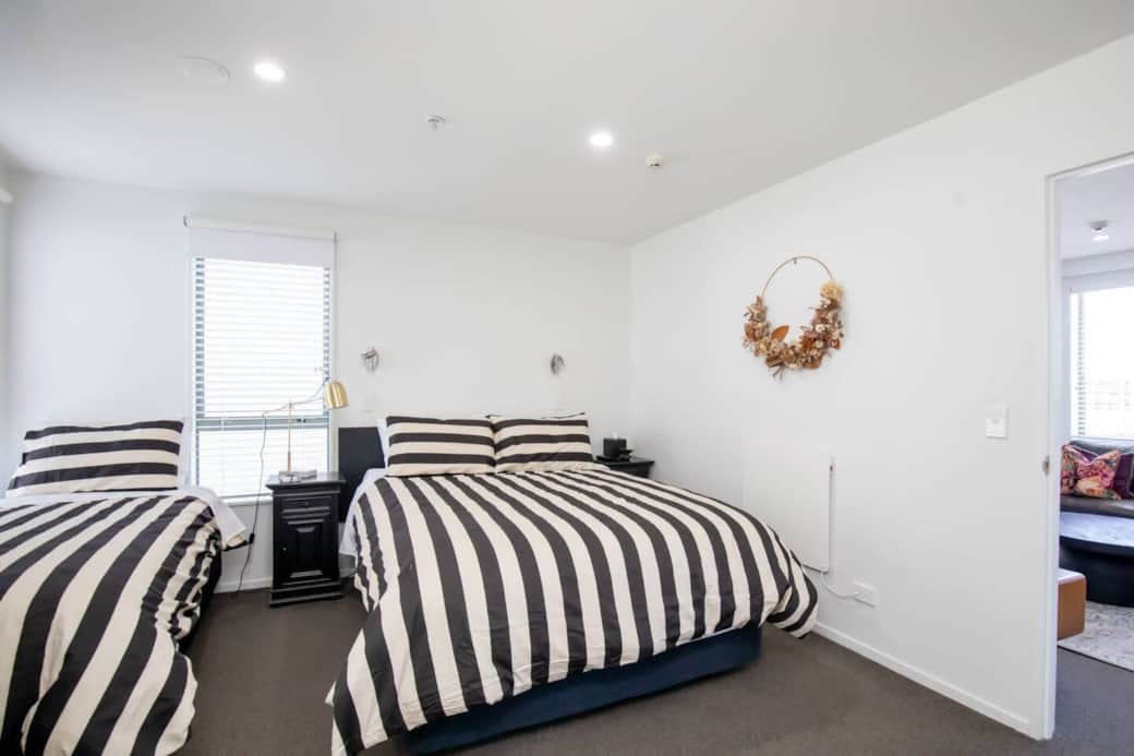 Queen and single bed, both with lush pillow top mattresses for a dreamy nights sleep