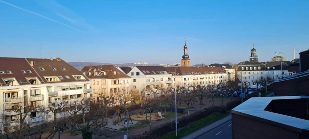 Panorama-Blick vom Balkon zum Schloss Panorama-Blick vom Balkon zum Schloss