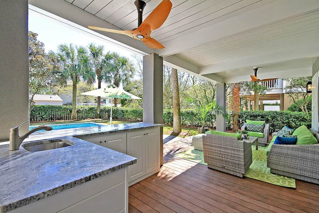 Backyard Wet Bar 004