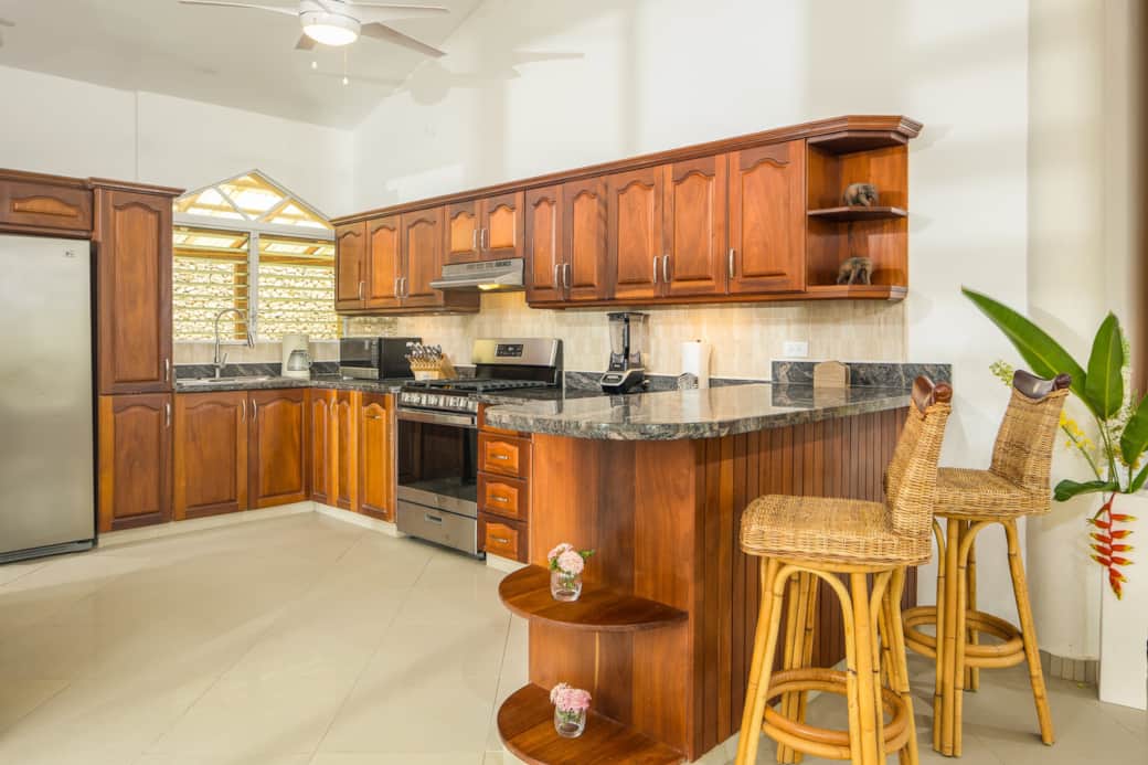 Breakfast bar and kitchen