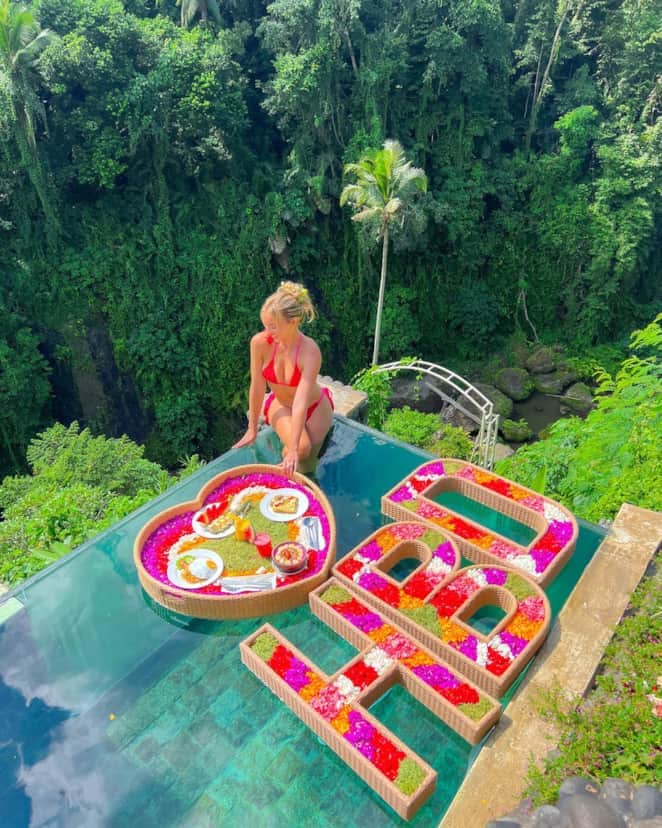 Flower Floating Breakfast