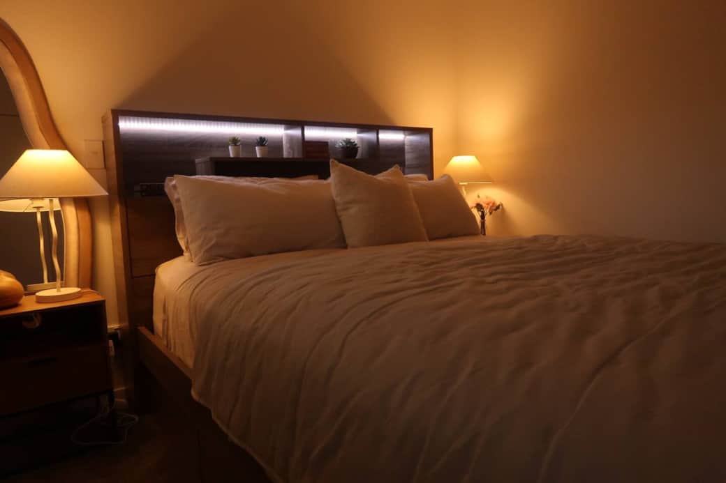 Clean & fresh linens for a comfortable sleep. Multiple lighting options to set the tone of your evening. 