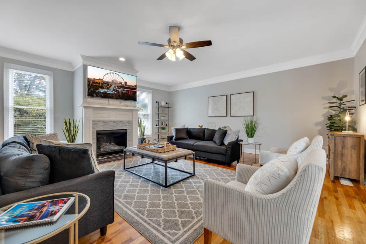 Luxurious Modern Farmhouse Near Beltline/Downtown
