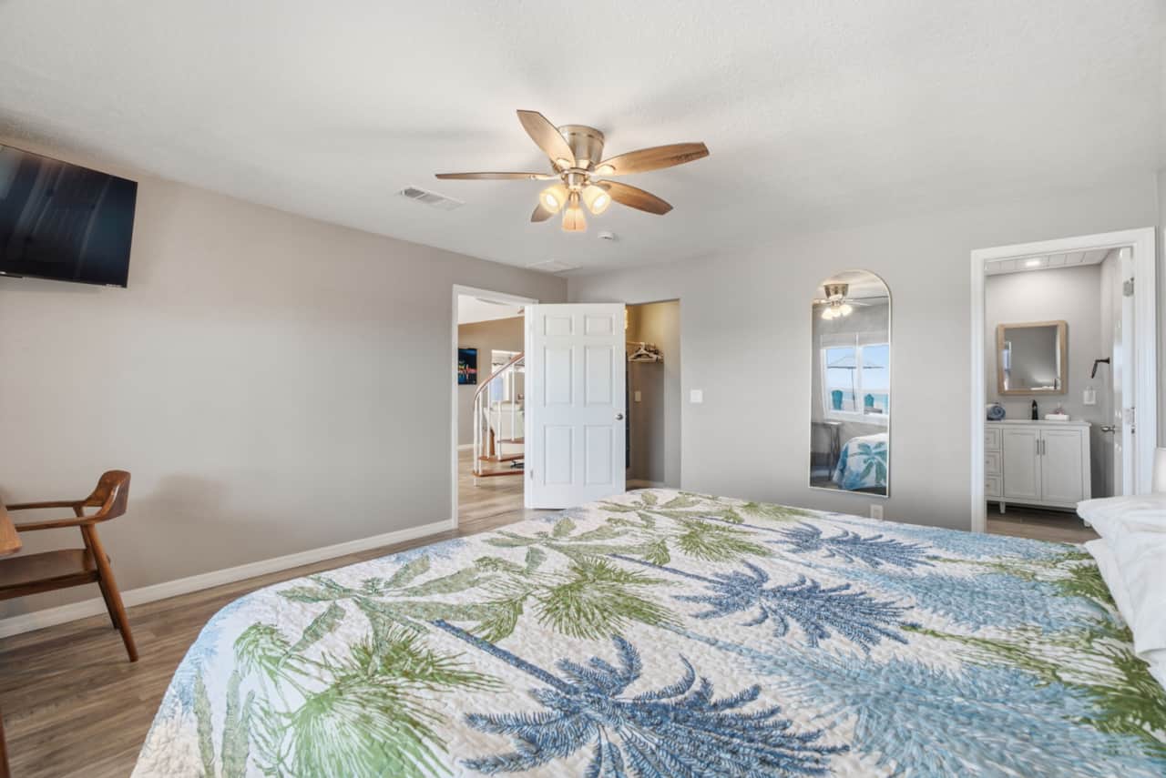 Bedroom3angle.jpg