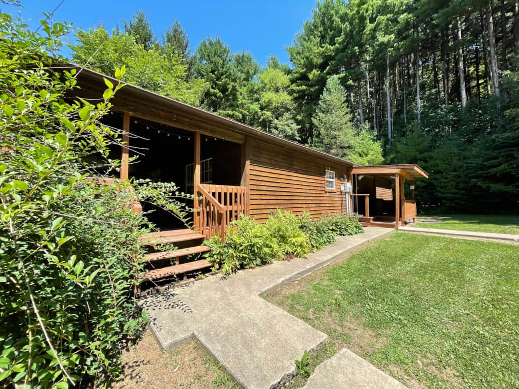 Cedar Cottage Secluded Cottage with Hot Tub Vacation Home in