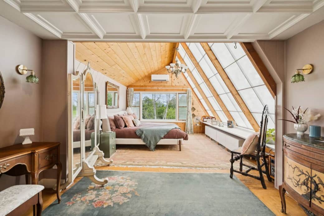 The downstairs suite has mountain views, private exterior entrance and an optional en suite bathroom