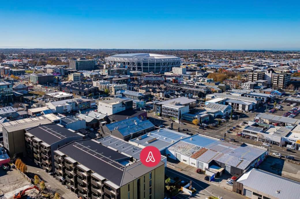 Property location in proximity to Te Kaha Stadium. Approximately 7 minute walk. Property location in proximity to Te Kaha Stadium. Approximately 7 minute walk.