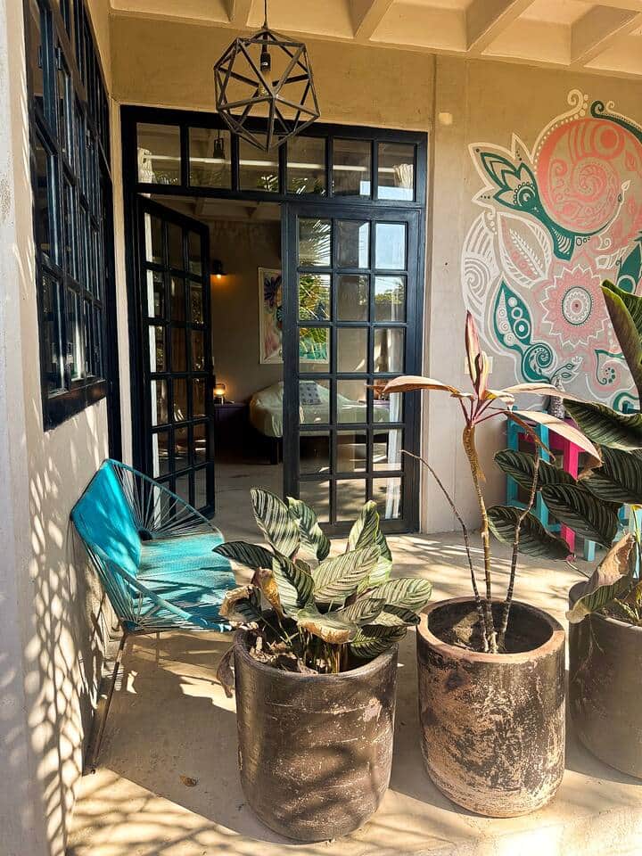 Entry to the living room/bedroom is also possible via the patio Entry to the living room/bedroom is also possible via the patio
