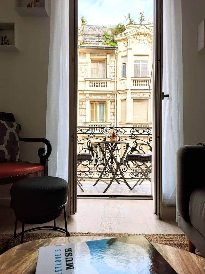 Living room with cute little balcony Living room with cute little balcony