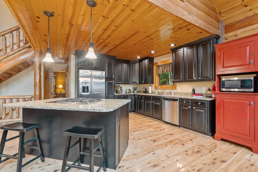 Kitchen island with range