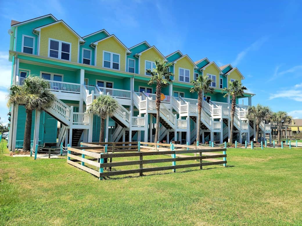 Salty Suites Cottage 1 is a desireable end-unit with neighbors only on one side!