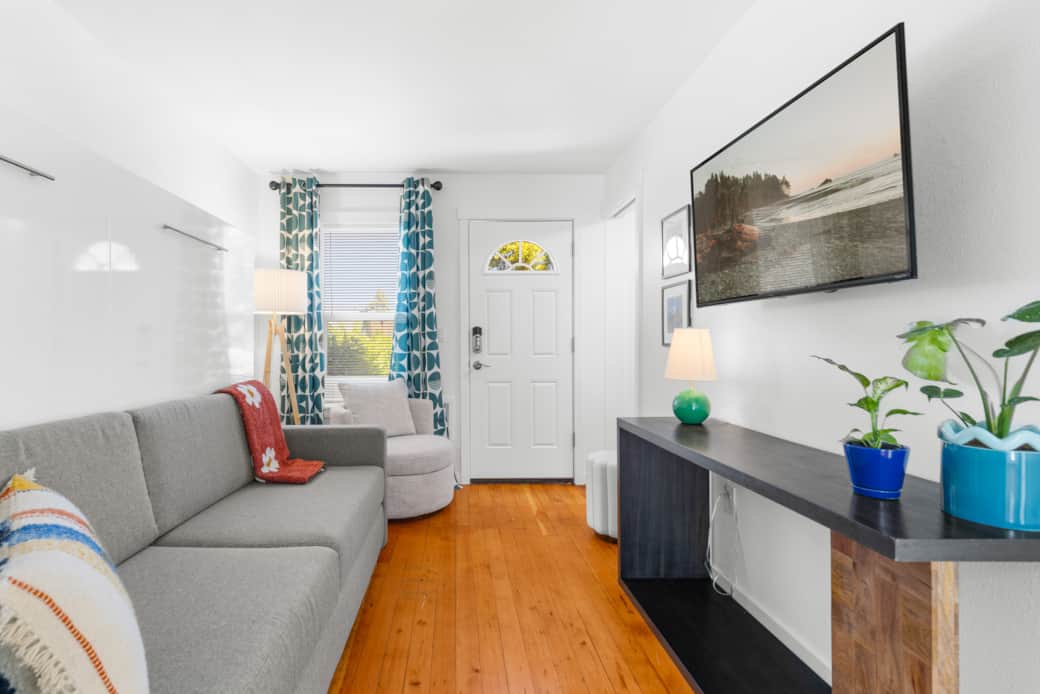 Cherry Hill Bungalow13