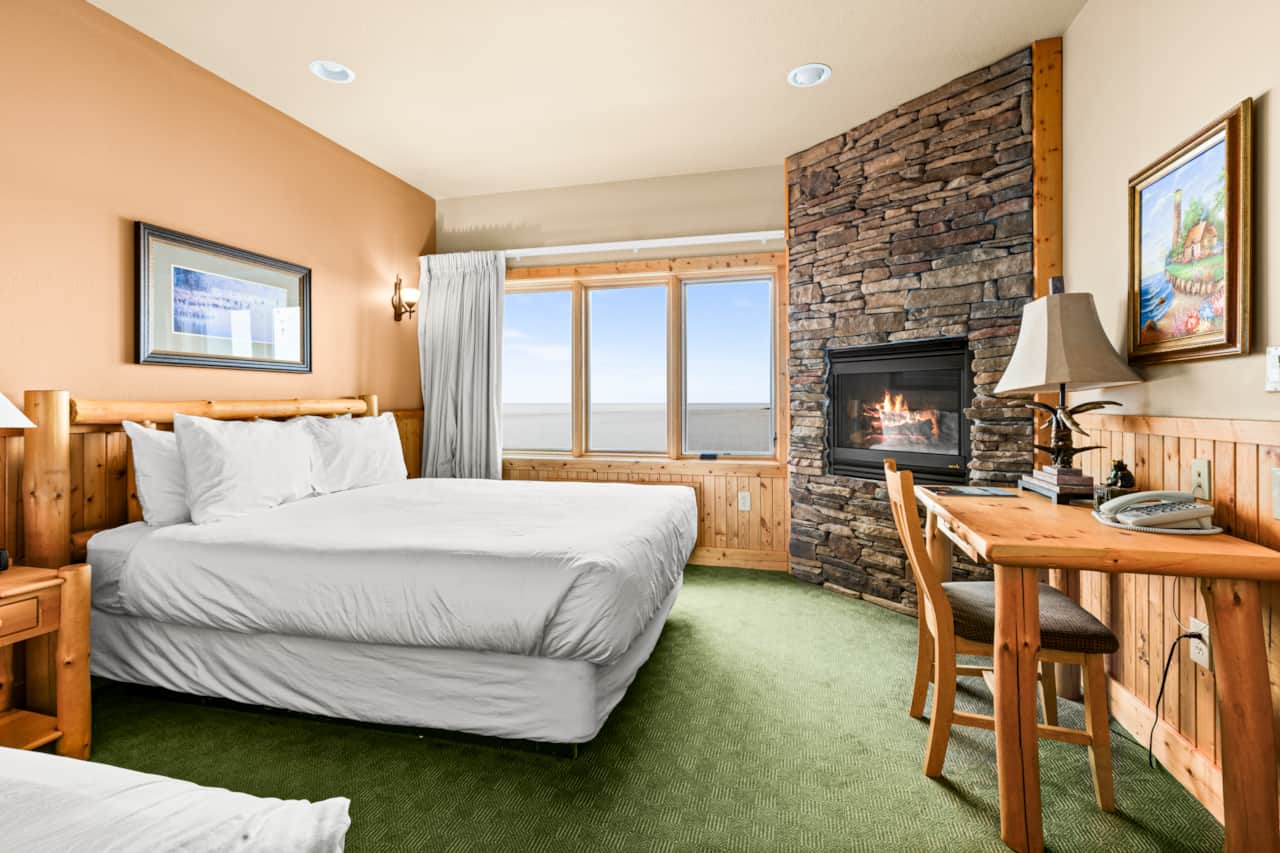 Warmth meets nature’s beauty.