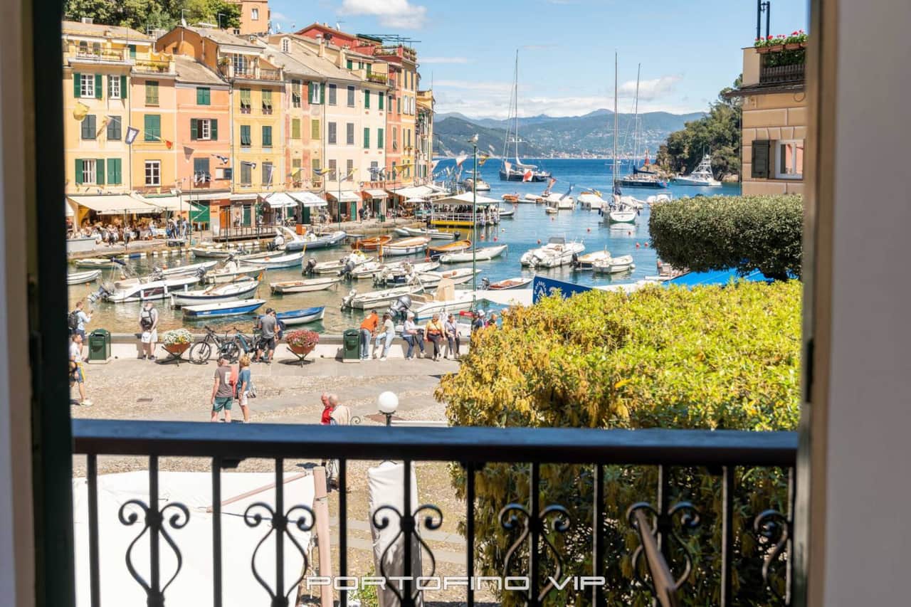 Vista della Piazzetta dal terrazzo