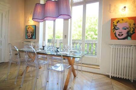 Grande table pour les repas - 10 personnes