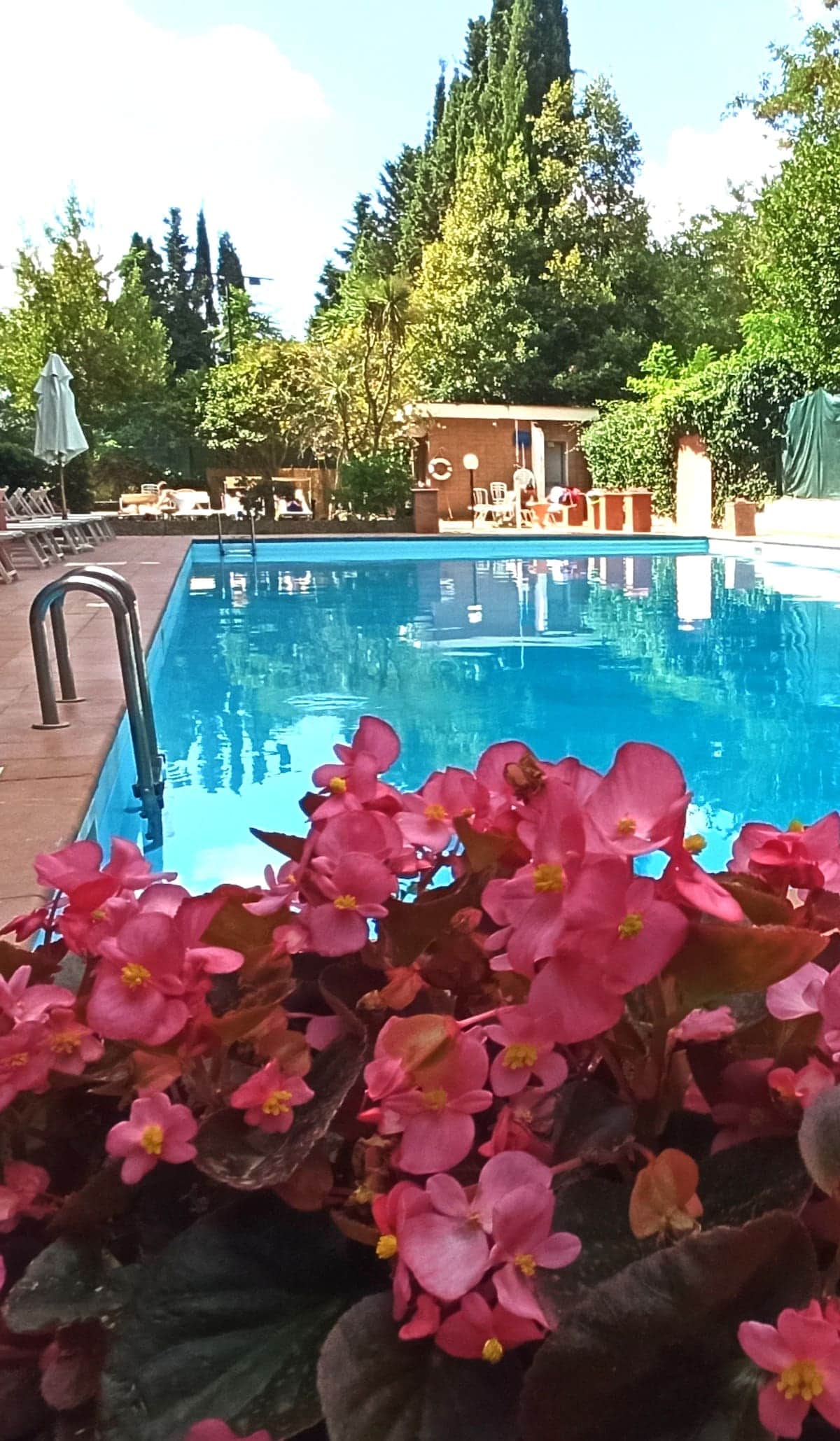 Piscina condominiale da Giugno a Settembre.