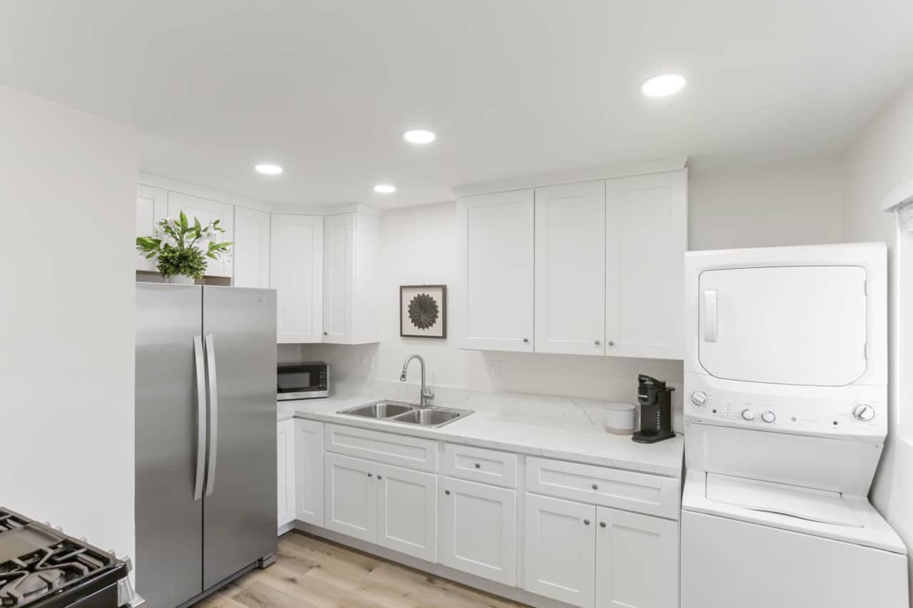 Kitchen & W/D