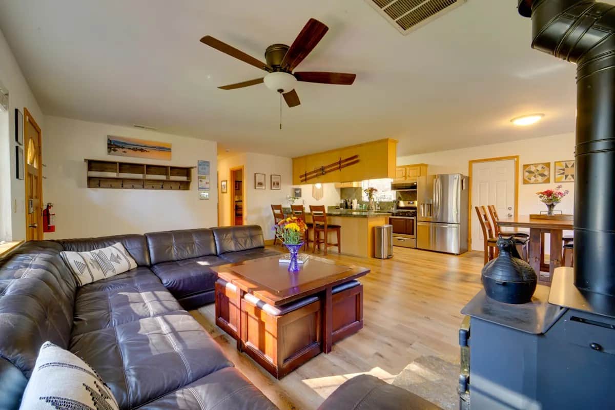 Agatam Living Room