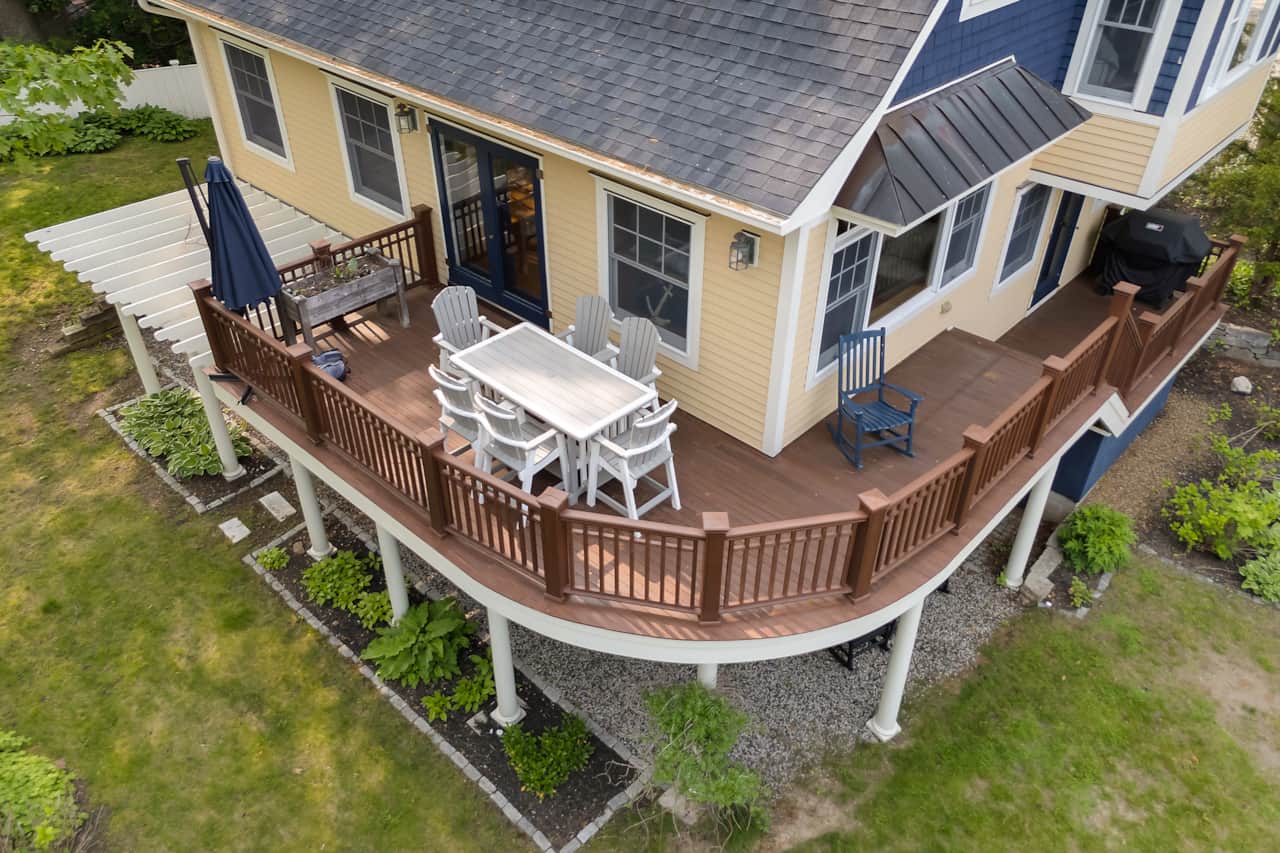 Great wrap-around deck with outdoor dining, grill