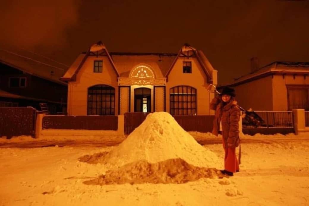 Te invitamos a compartir con nosotros, Catalina, Alejandra y Christian en nuestra casa una experiencia única en Punta Arenas, la capital de la Patagonia Chilena. Contamos con habitaciones para que puedan alojar cómodamente en tu estadía.