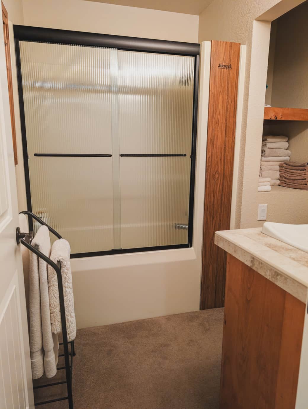 1st Floor Shared Bathroom