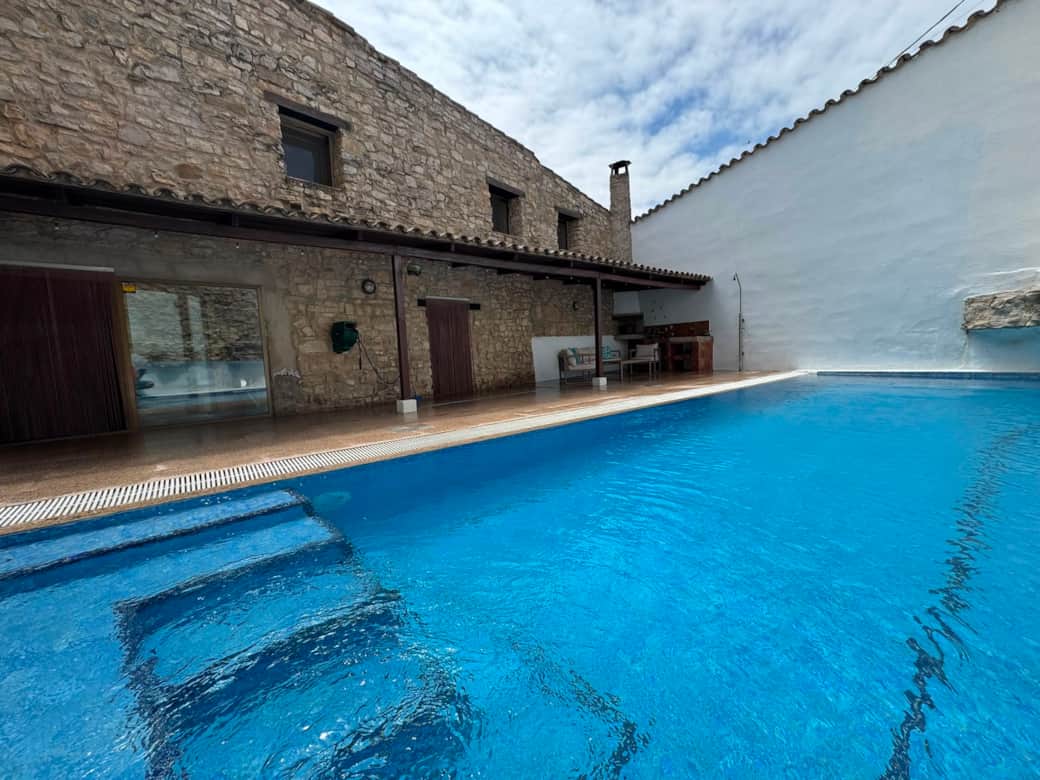 EL MIRADOR DE FONOLLERS PISCINA 4