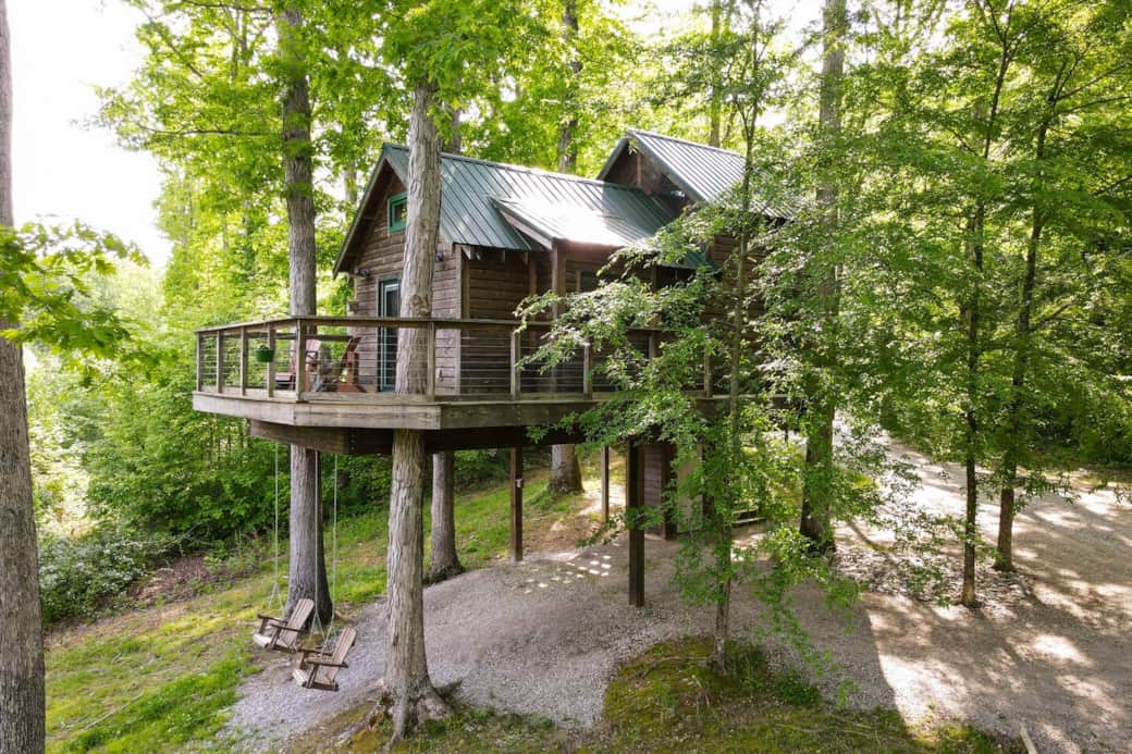 Serenity House balcony and swings