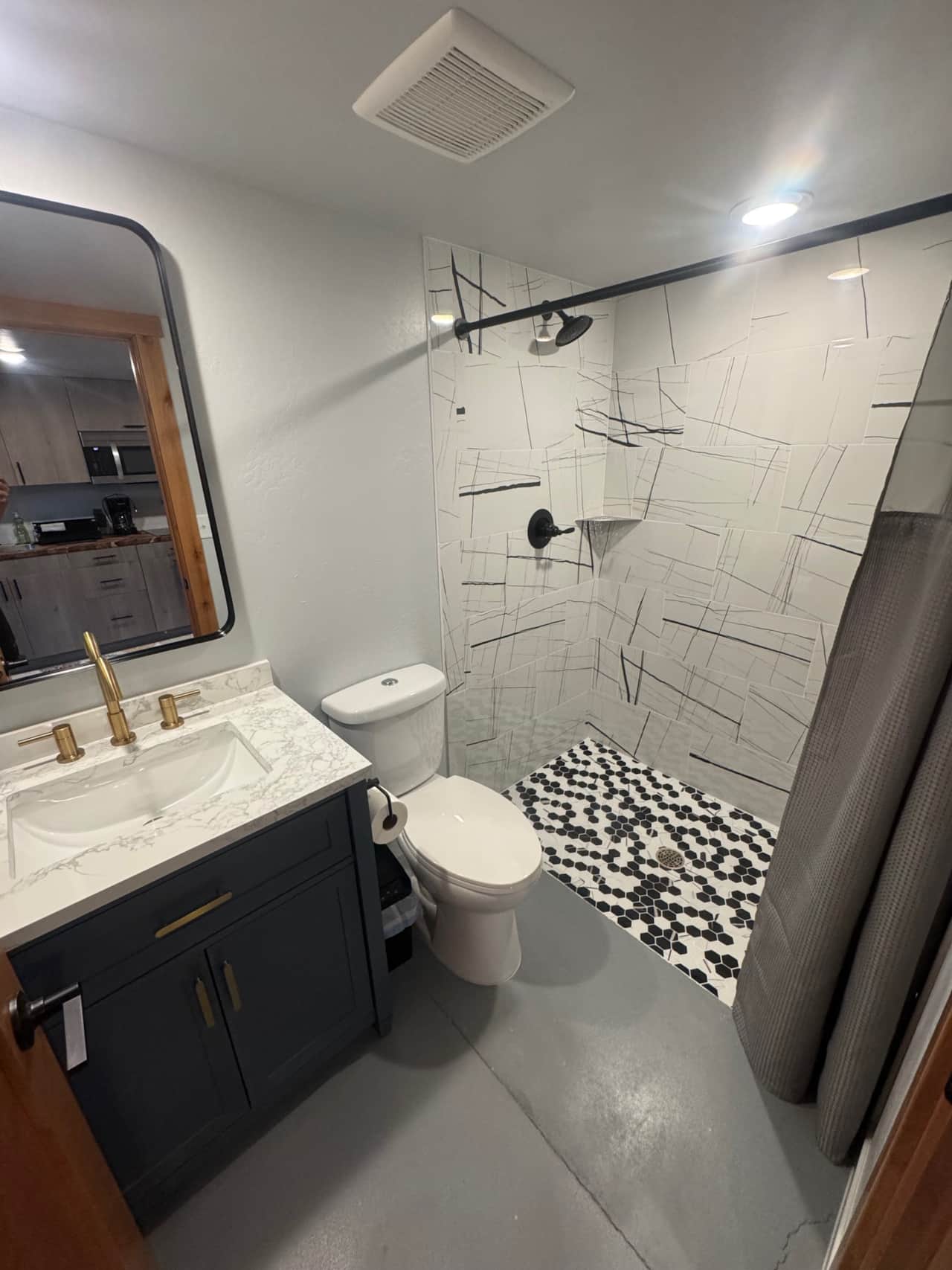 Full Bathroom
