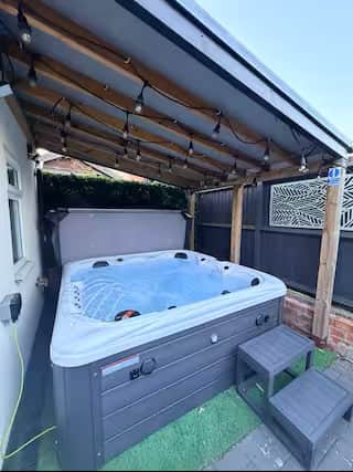 Blue Whale Spa Cloud Stream Hot Tub
