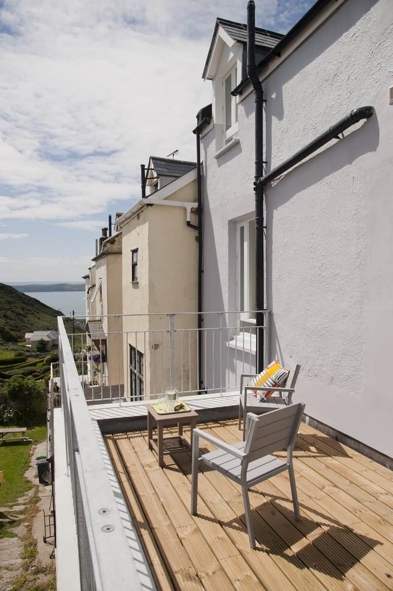 rear view to sea
