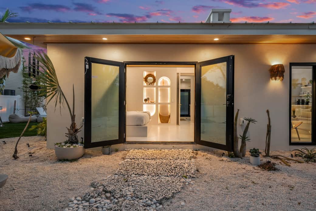 66A2763C 1942 4758 8230 7D4EB863A711