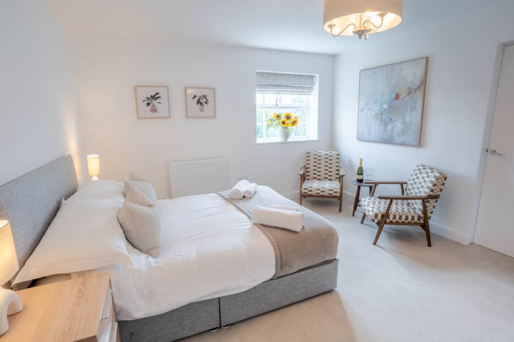 Deluxe bedroom Deluxe bedroom