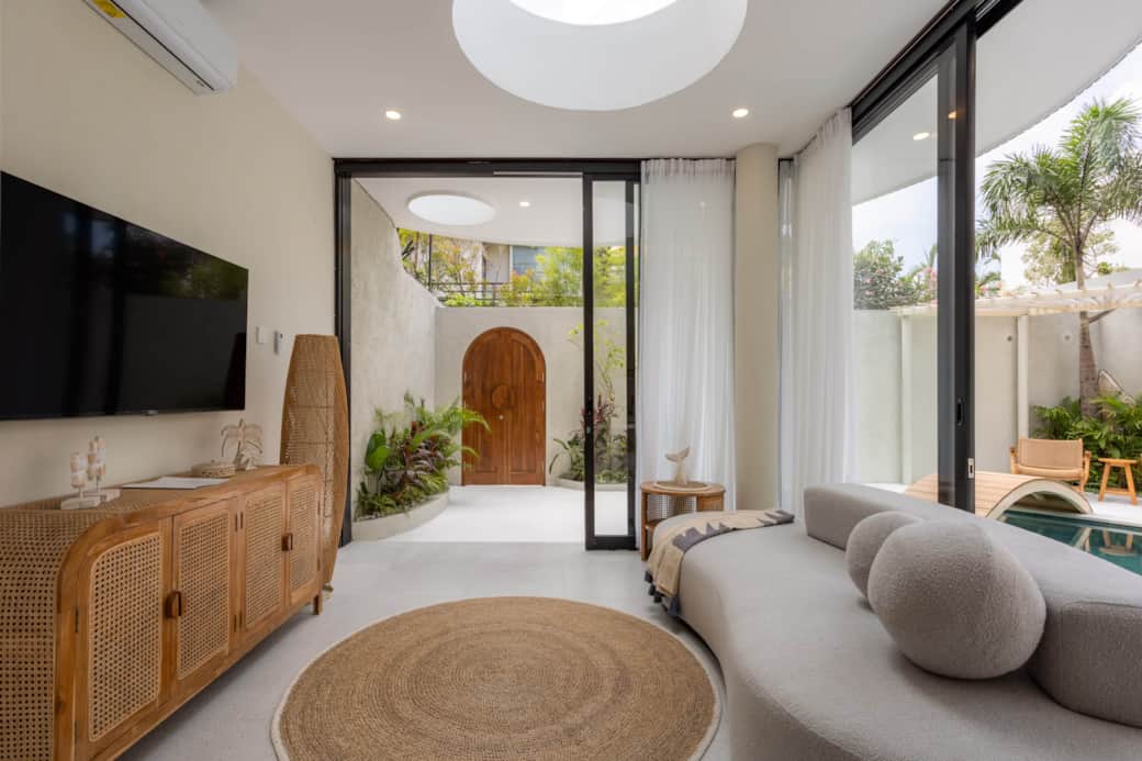 Casa de Loto living room