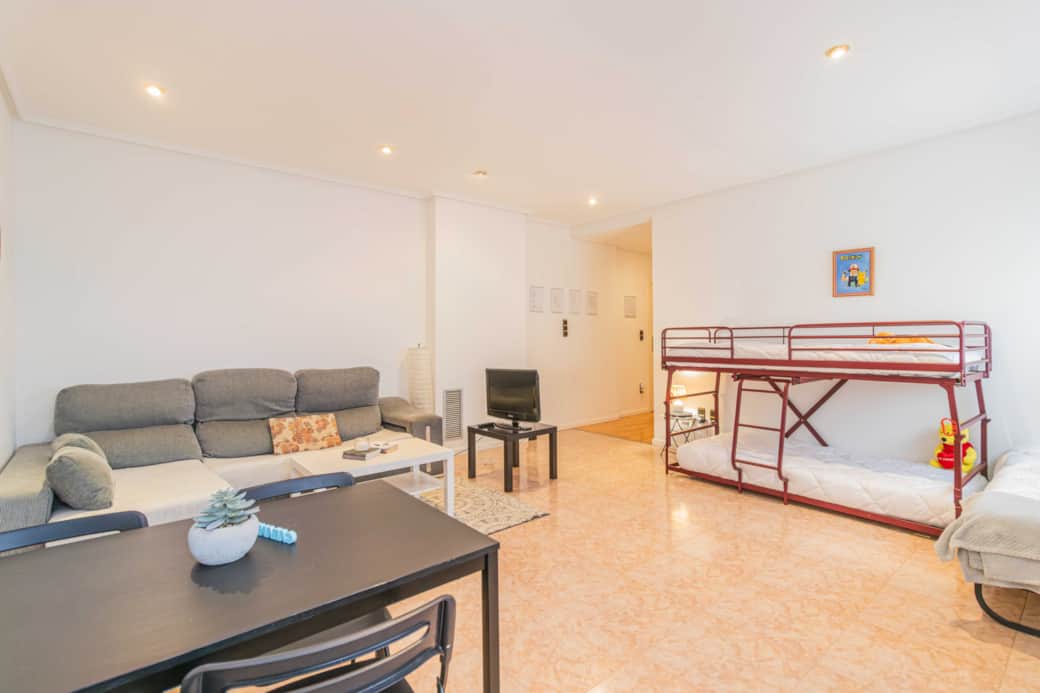 Salón con litera y cama individual Salón con litera y cama individual