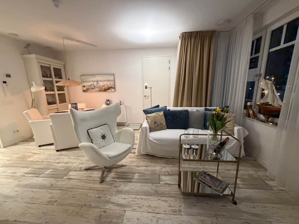 Sitting area and dining table
