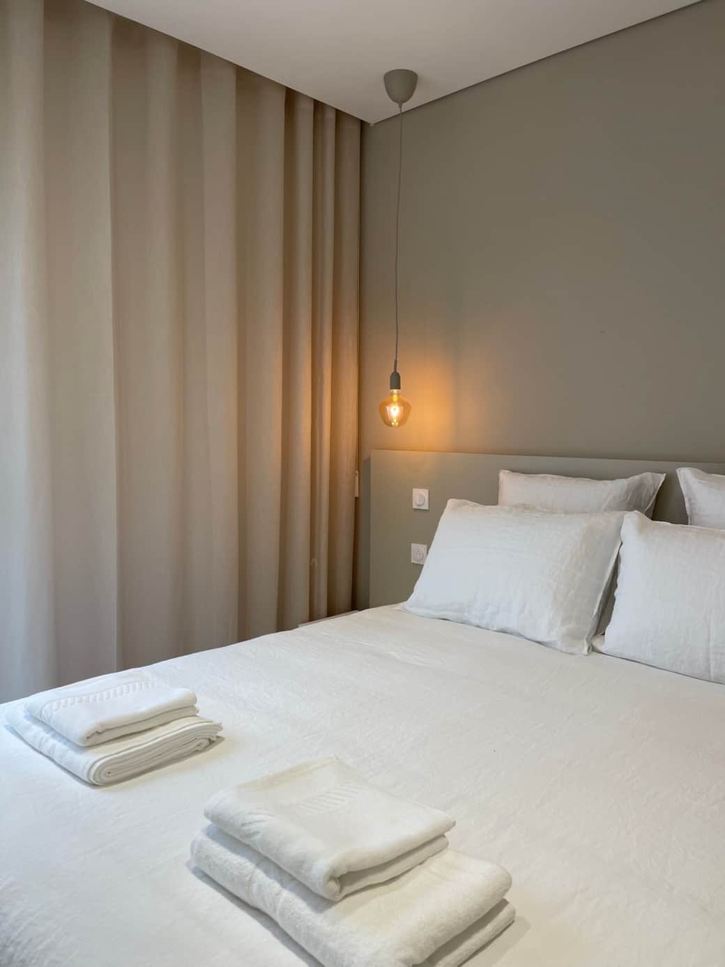 Schlafzimmer 1