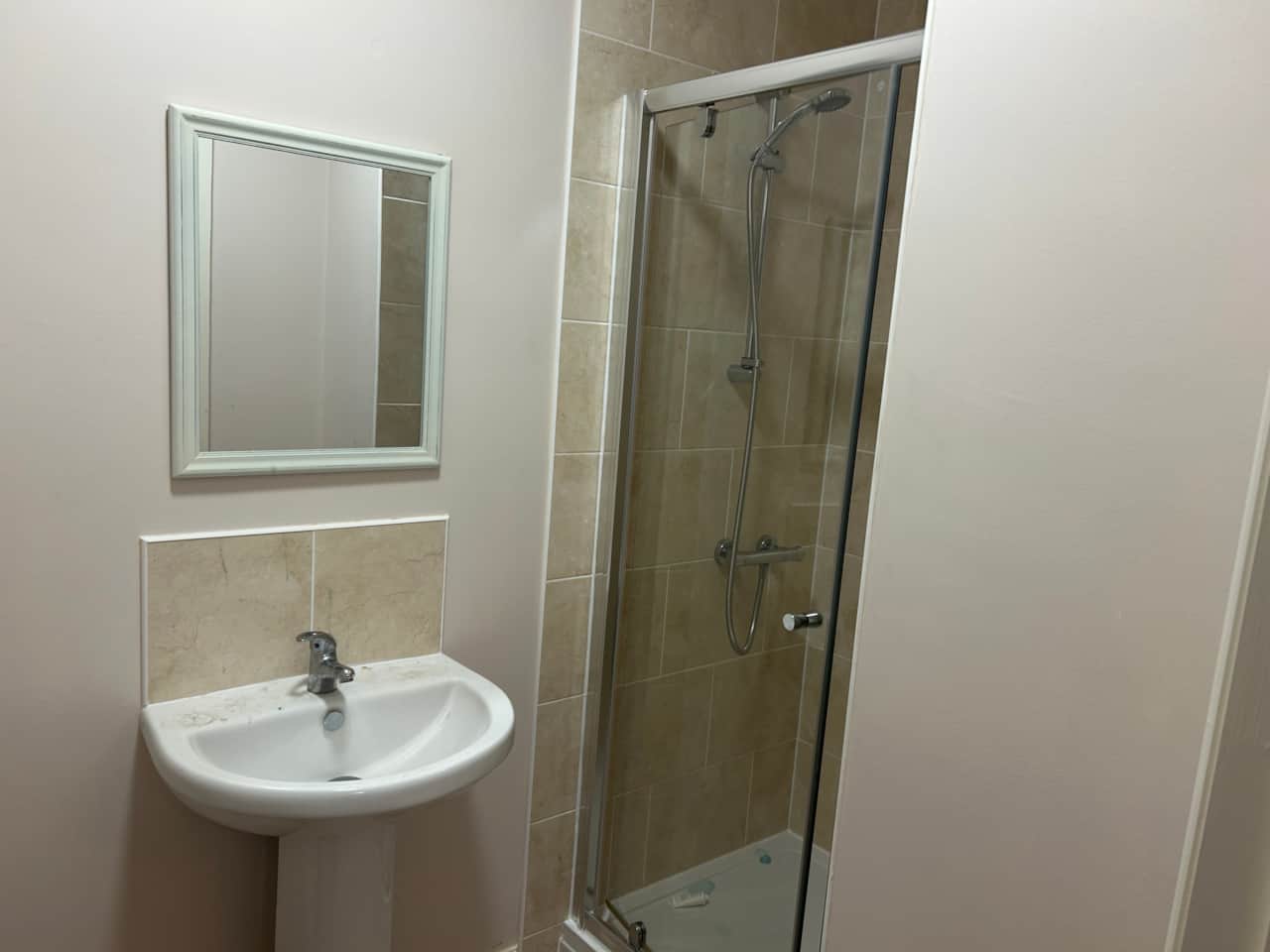 Ensuite show and toilet