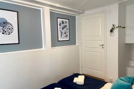 Private room with two single beds Private room with two single beds