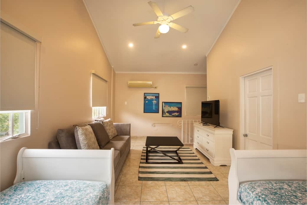 Val Verde 201 - Living Area