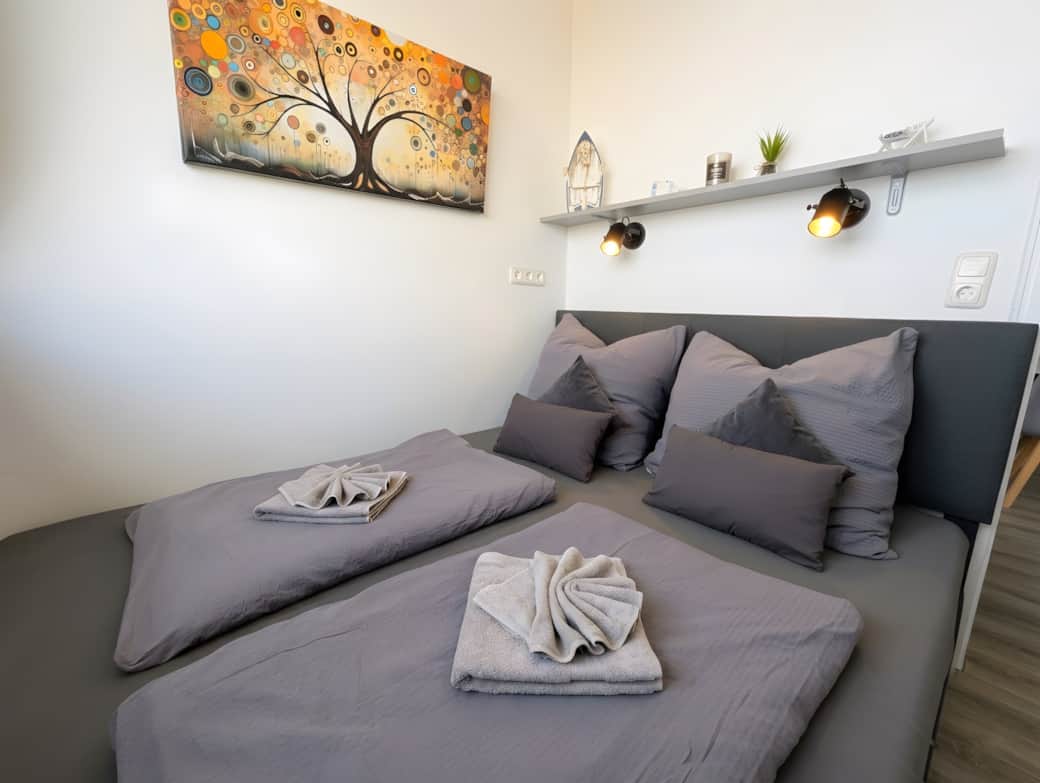 Schlafzimmer (Bett 160x200 cm)