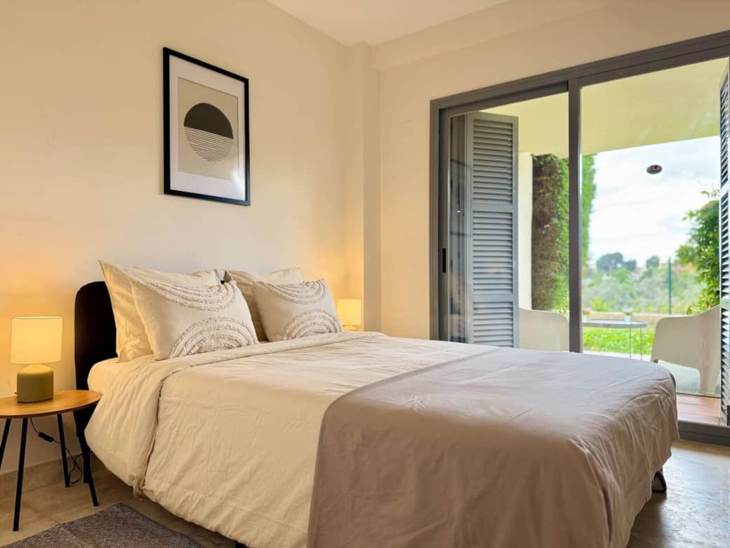 Queen Bedroom