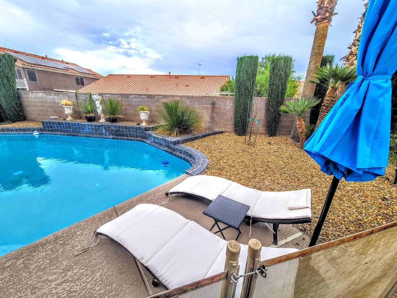 Sun Lounge Pool View