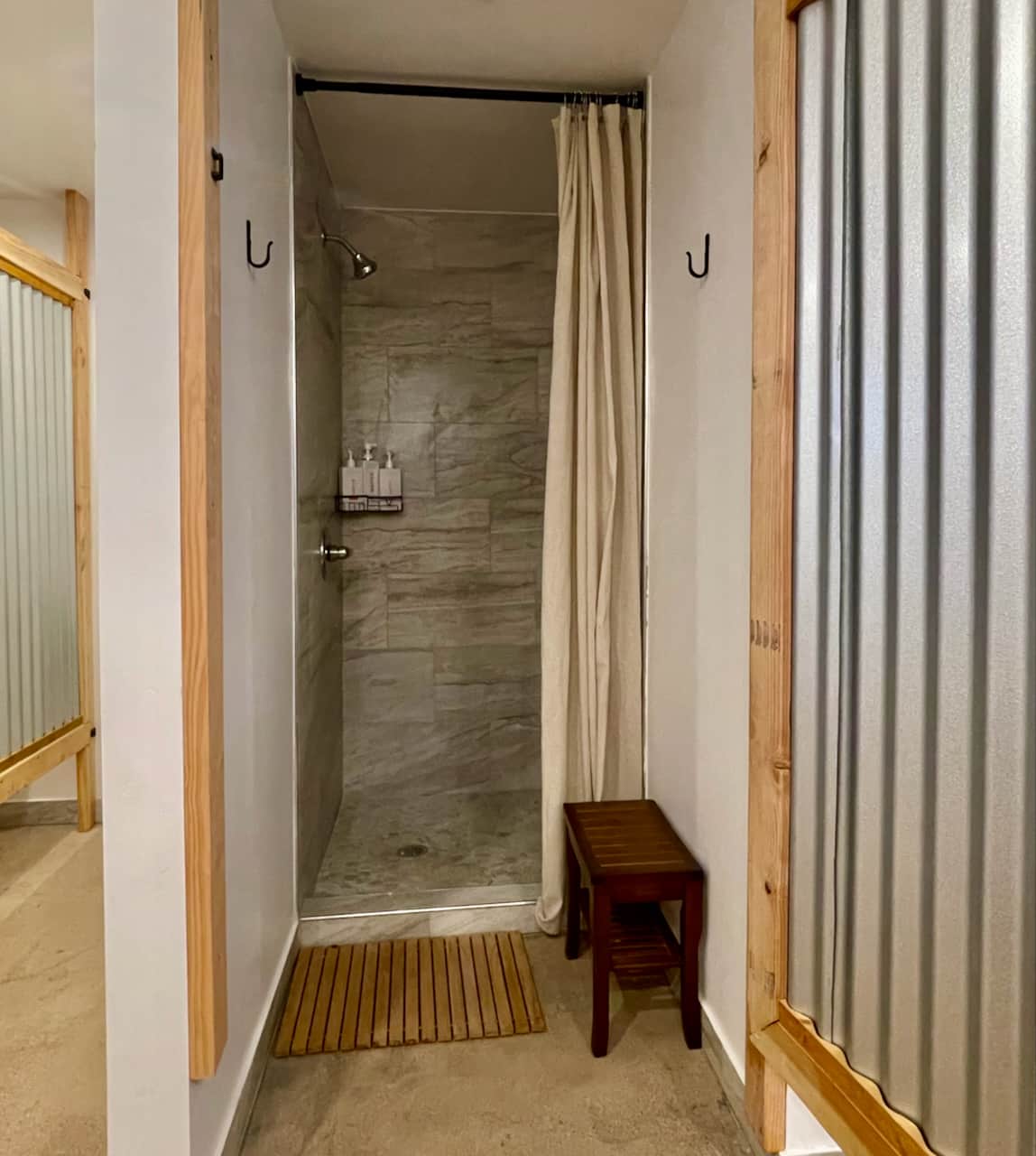 Men's Shower